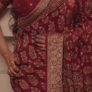 🌹 Regal Elegance Banarasi Silk Saree – Timeless Beauty in Every Drape ✨