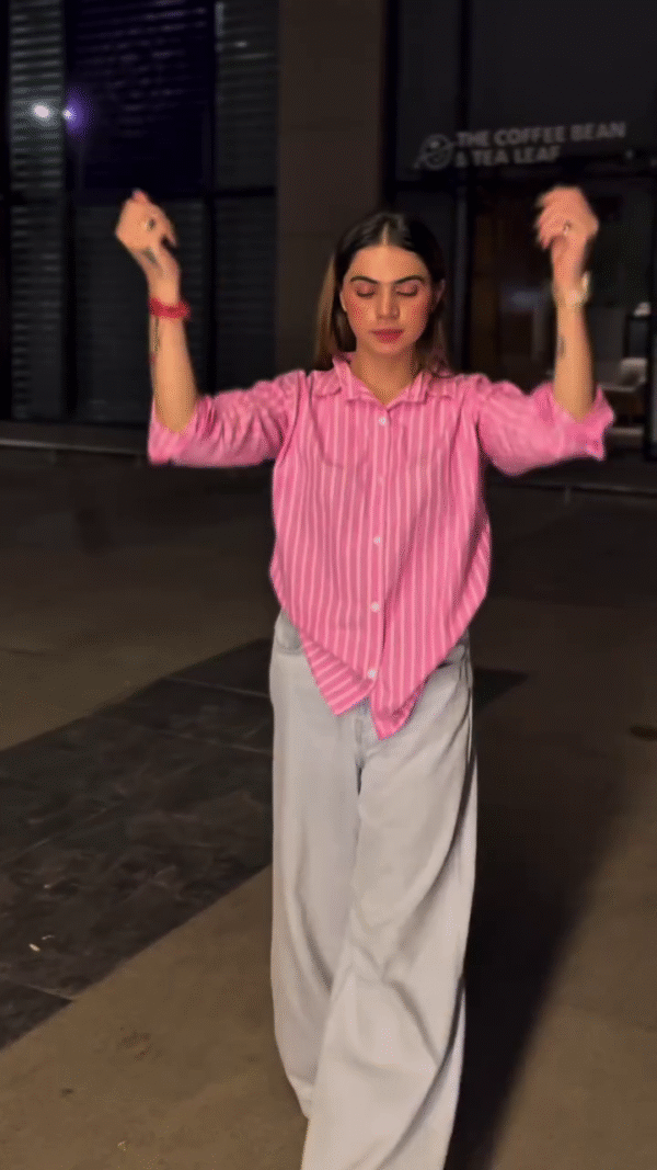 🌸 Effortless Chic: Striped Pink Shirt & Wide-Leg Denim – A Blend of Comfort & Style! 💫 - Image 4