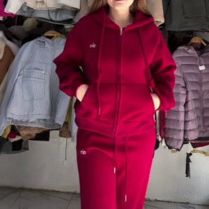 ❤️❄️ LuxeEase™ Women’s Winter Fleece Tracksuit Set – Sporty, Cozy & Chic