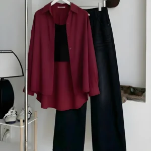 🍂 Maroon Button Shirt with Inner & Black Wide-Leg Jeans (3PCS) – Chic, Casual & Complete Ensemble 👖✨
