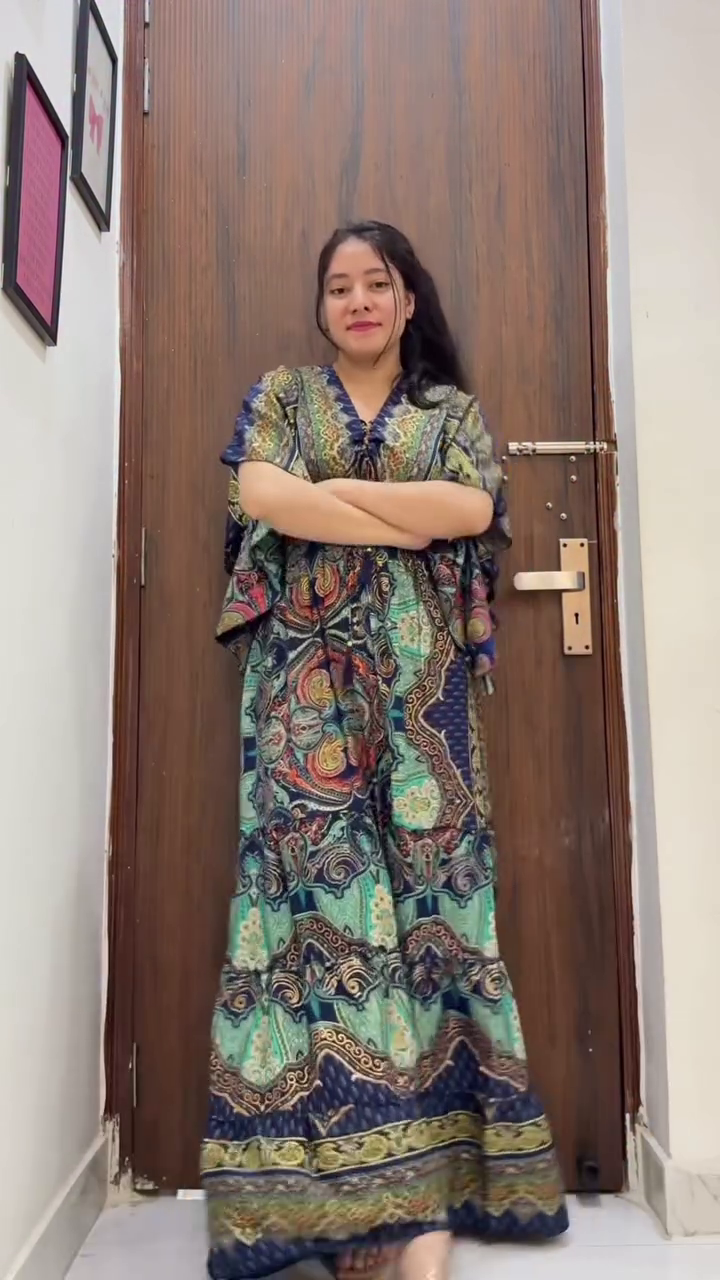 Graceful Elegance: Maxi Dress with Layered Frill Sleeves and Cinched Waist - Image 2