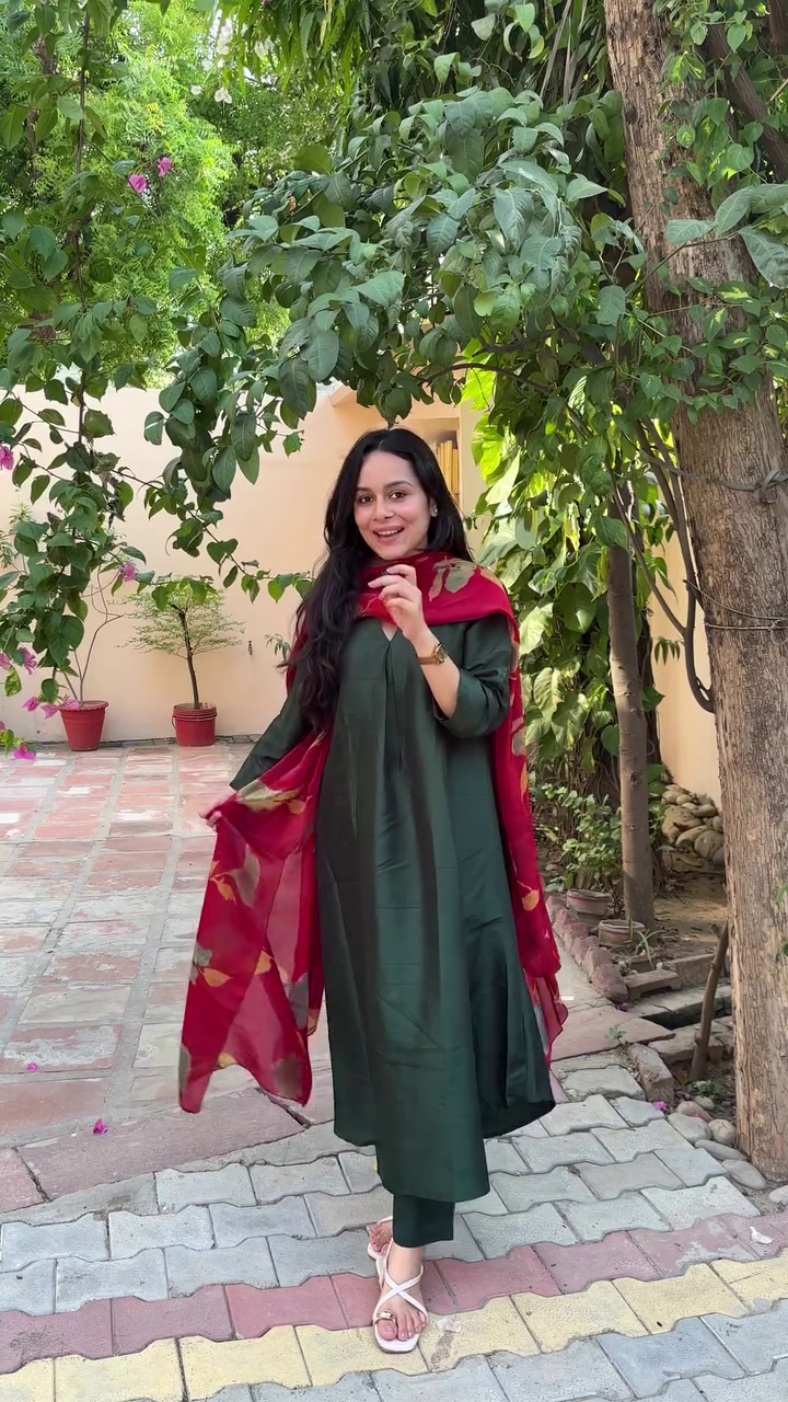 Elegant Embroidered Kurti Set with Dupatta – Timeless Ethnic Style for Every Occasion