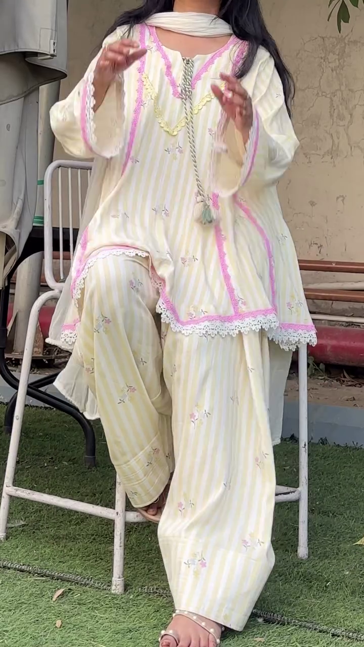 🌼 Soft Pastel Kurti Set with Lace Detailing – Elegant Comfort with a Feminine Touch ✨ - Image 3