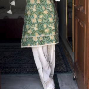 🌿 Elegant Green Floral Kurti Set – Fresh, Graceful & Everyday Ethnic Style ✨