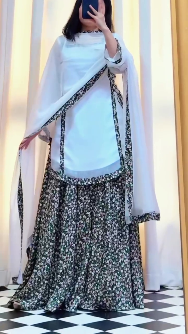 π€ Elegant White & Floral Sharara Set β Graceful Tradition with a Modern Twist πΈ