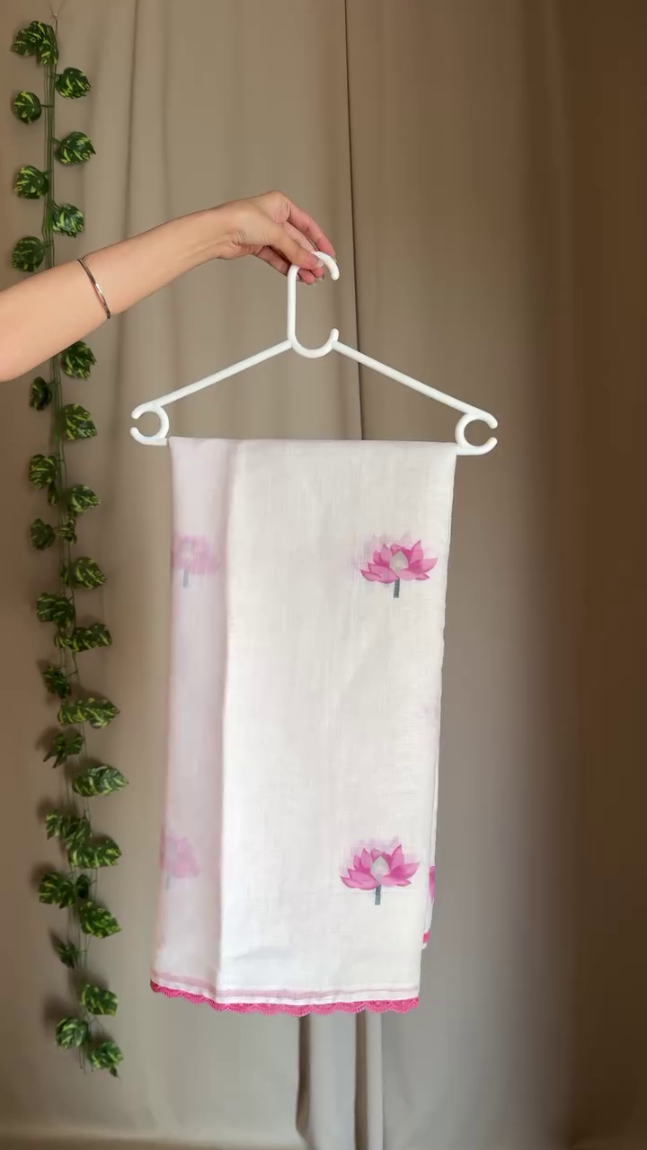 Elegant Floral Printed Soft Cotton Saree - Image 4