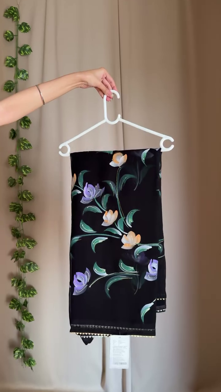 Elegant Floral Printed Soft Cotton Saree - Image 2