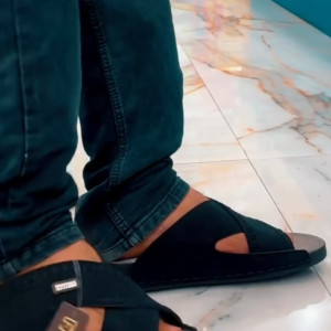 Stylish Men's Casual Comfort Slippers – Soft Cross Strap Everyday Sandals