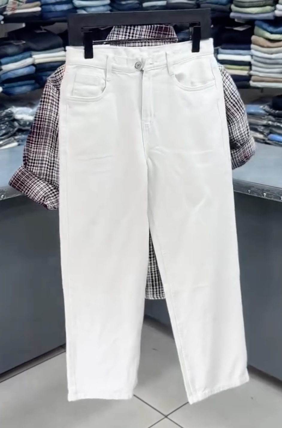 Black & White Checked Shirt with Denim Jeans – Stylish Casual Combo for Everyday Wear - Image 7